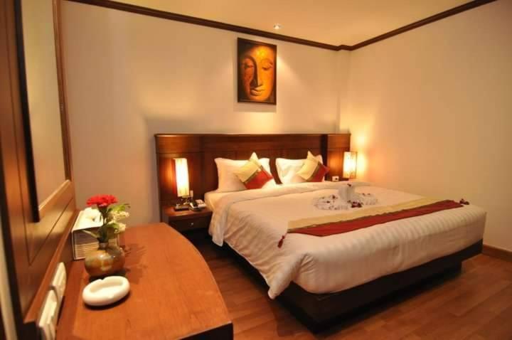Hemingway'S Hotel Patong Eksteriør billede
